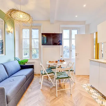 Apartment Zanzibar - 15 Min Walk To Fontainebleau Chateau