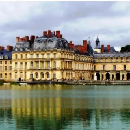 Apartment Zanzibar - 15 Min Walk To Fontainebleau Chateau *